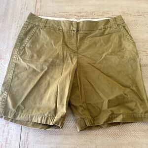 J Crew Chino / City Fit Classic Twill Shorts Green / Women's Sz 10 / 100% cotton